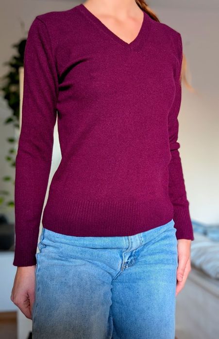 Kaszmirowy sweter w szlachetnym fioletowo-burgundowym odcieniu, 100% k