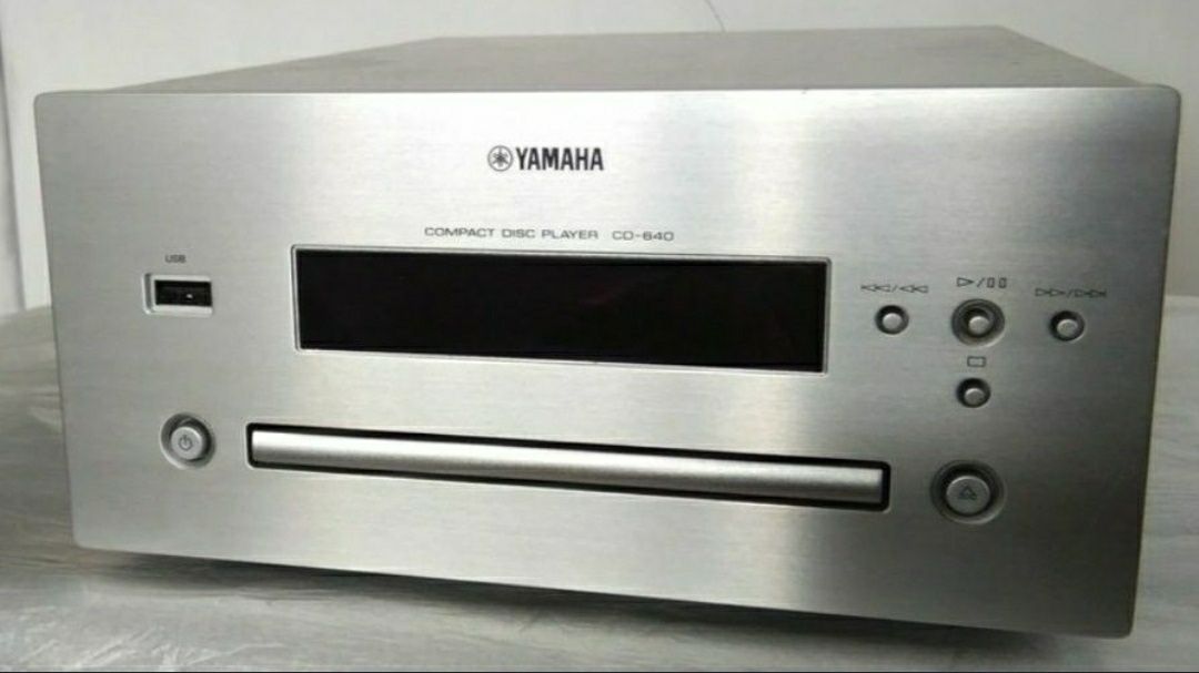 Yamaha MCR840, wieża stereo z CD640 funkcja PURE DIRECT