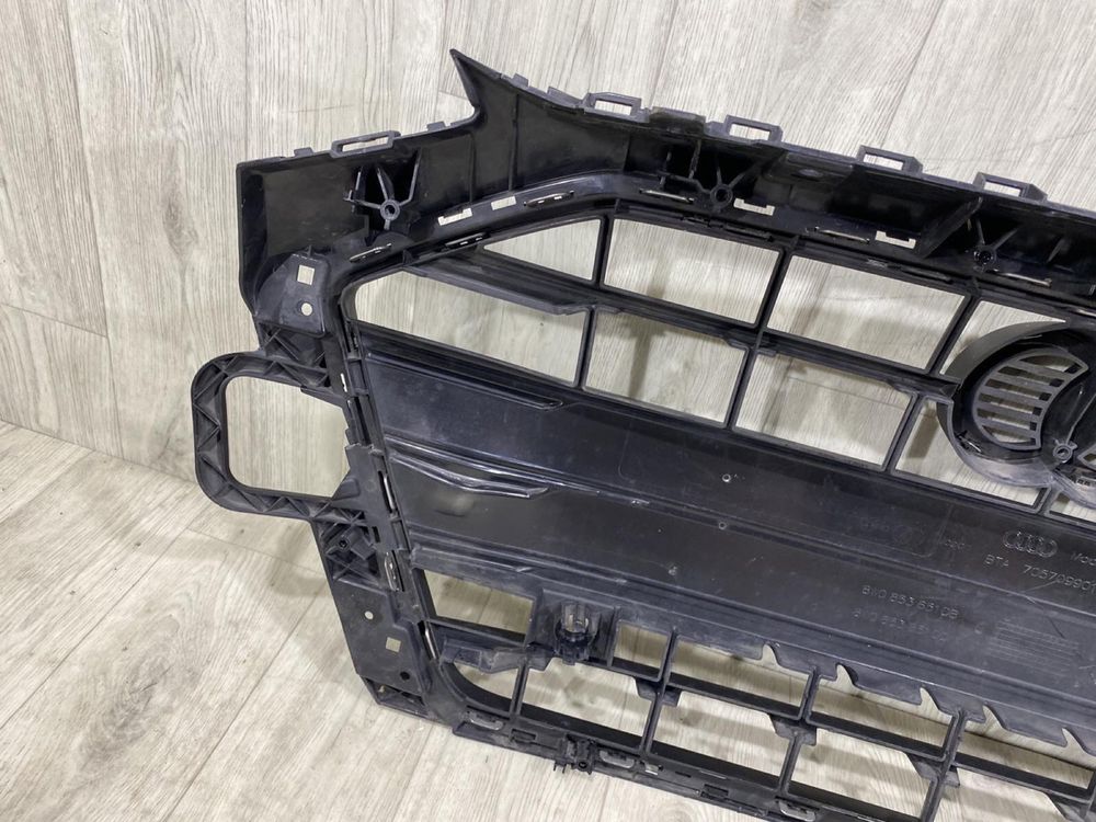 Бампер Гриль решетка Audi A4 B9 / 2019 2020 2021 2022 г./ 8W0853651DB