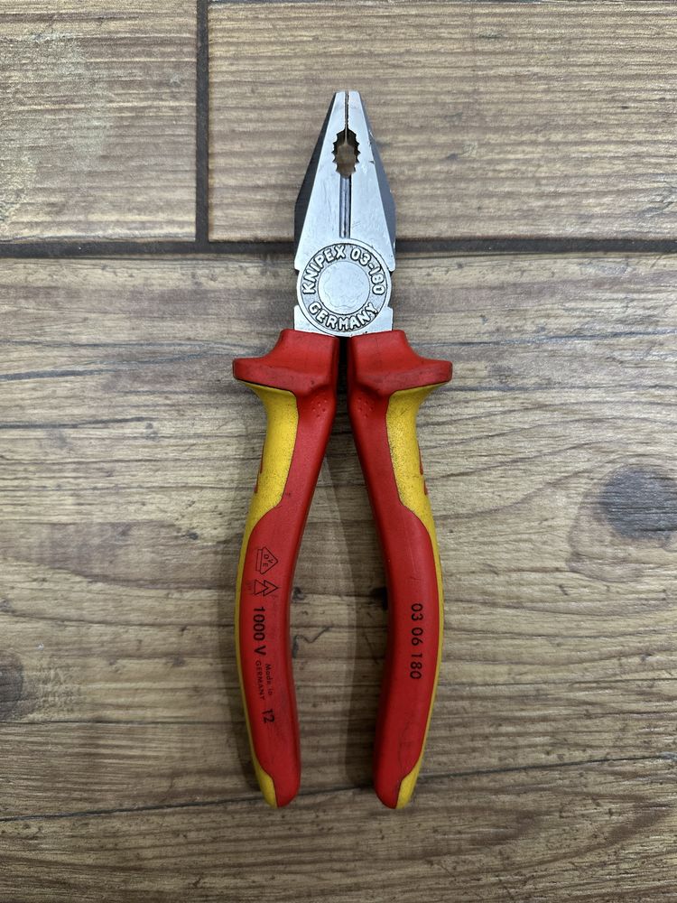 Szczypce uniwersalne, kombinerki izolowane | Knipex