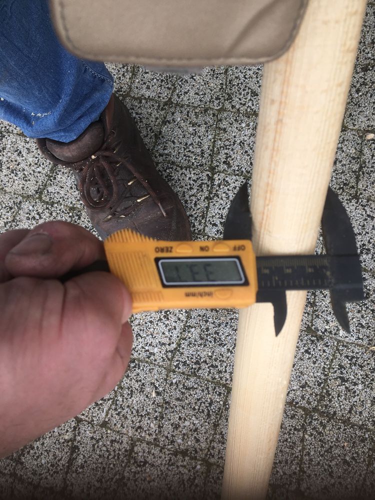 Sprzedam wałek drążek  z drewna średnica około 34 mm długie