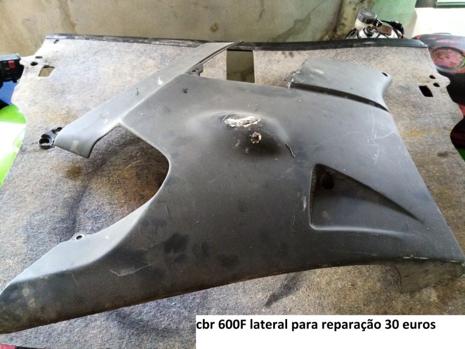 Carenagem lateral CBR 600F