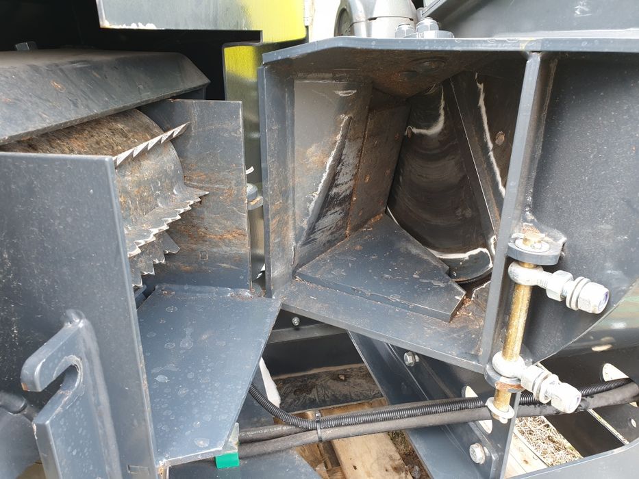 Rębak Junkkari HJ250GT Podajnik hydrauliczny