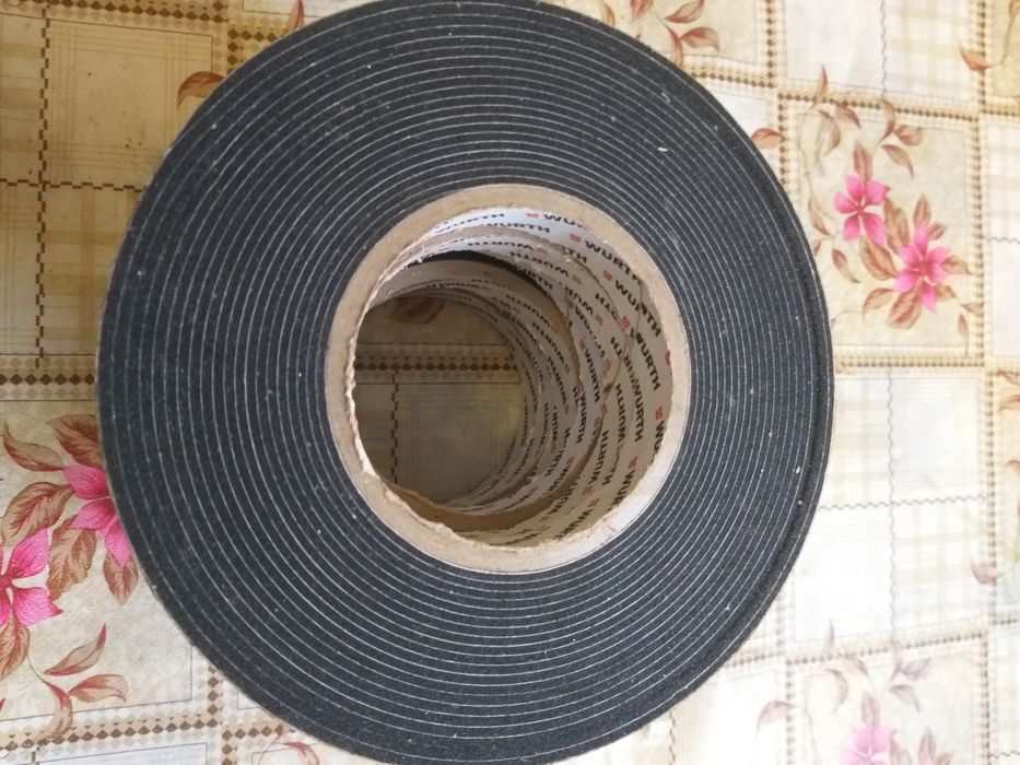 Уплотнительная герметизирующая самоклеящиеся лента WURTH 8м