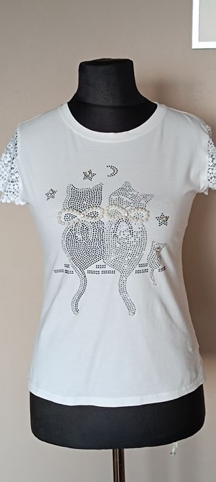 Biała bluzka z cekinowymi kotkami
