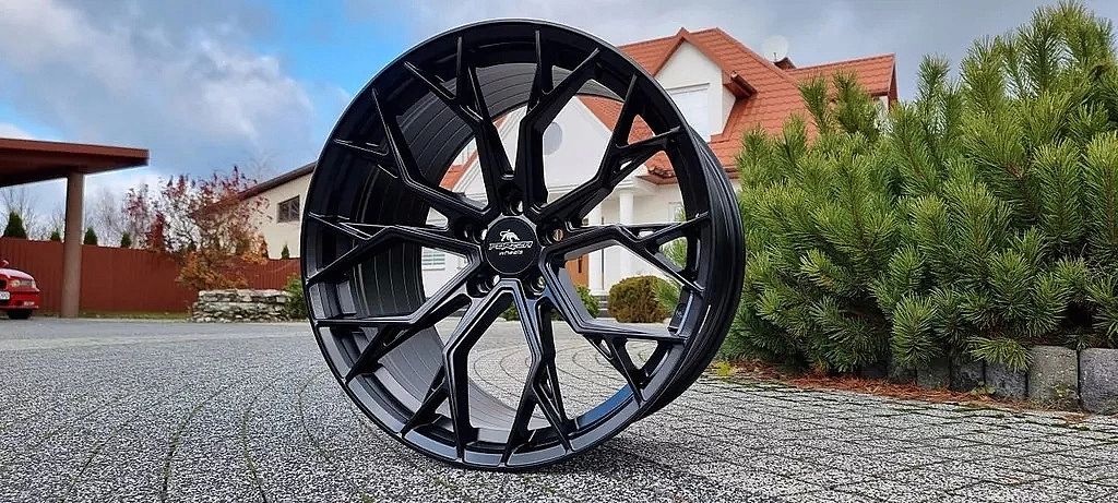 Felgi Forzza Titan do Bmw F10 F11 F12 F13 F01/20
