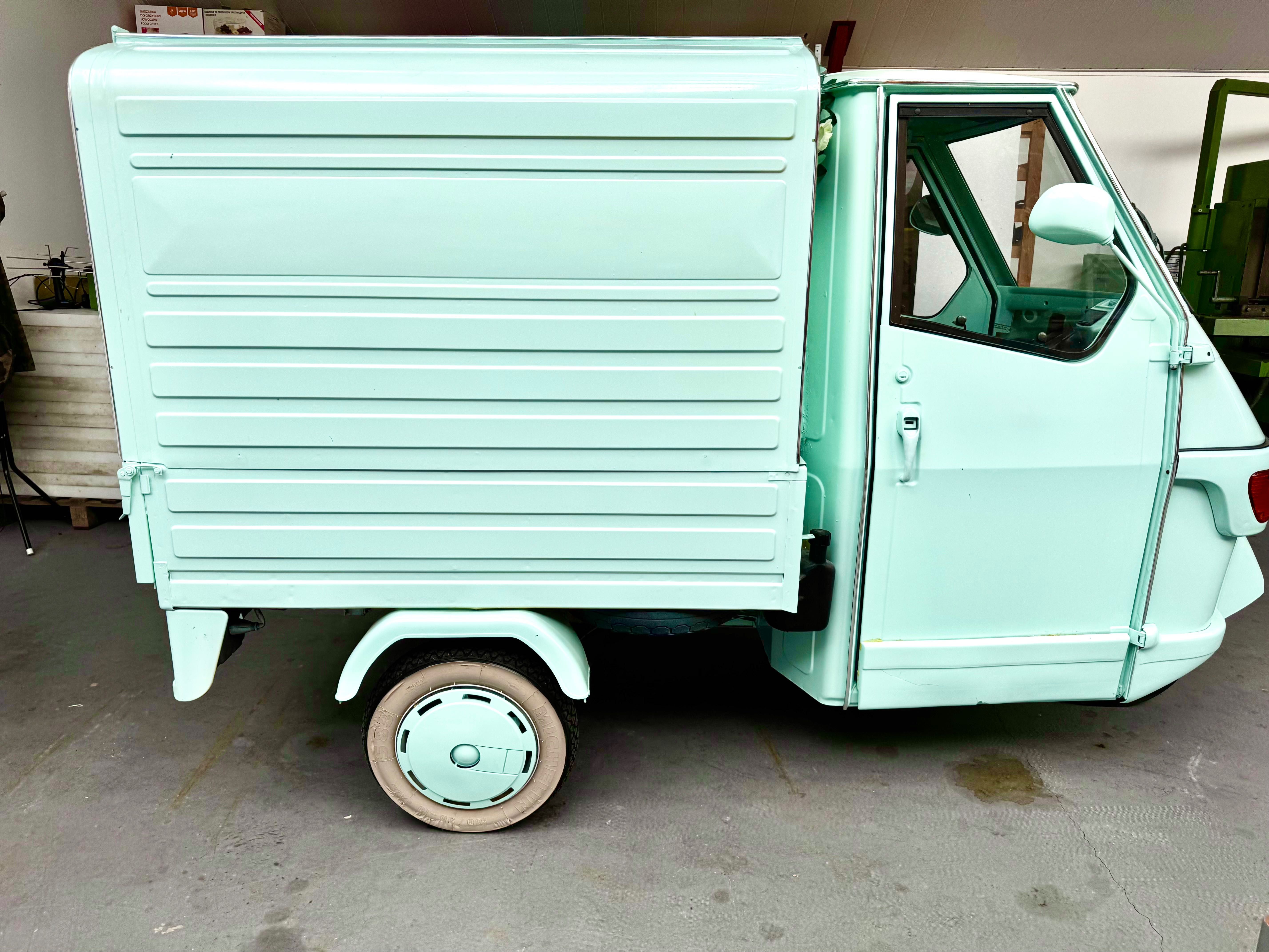 Piaggio APE 50 | Prosecco Van |