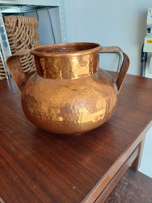 Pote em latão Tapiol