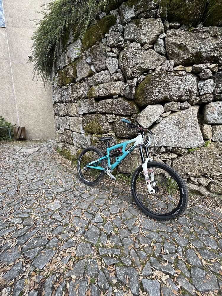 (URGENTE) commencal furious 2009 (NEGOCIAVEL)