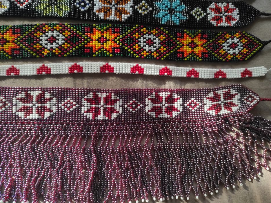 продам вироби з бісеру