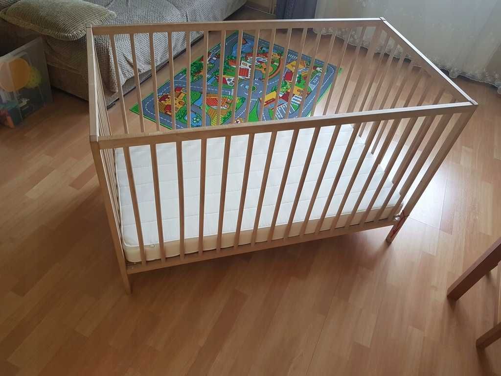łóżeczko dziecięce IKEA Singlar + materac IKEA Vyssa + kołdry poszewki