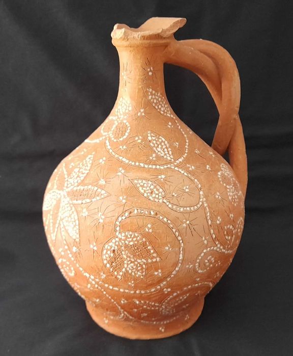 Antiga e bonita Cantarinha de Nisa. Como se nota tem a boca danificada