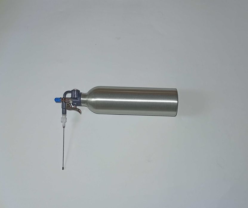 Многоразовый баллон распылитель для технических жидкостей очиститель