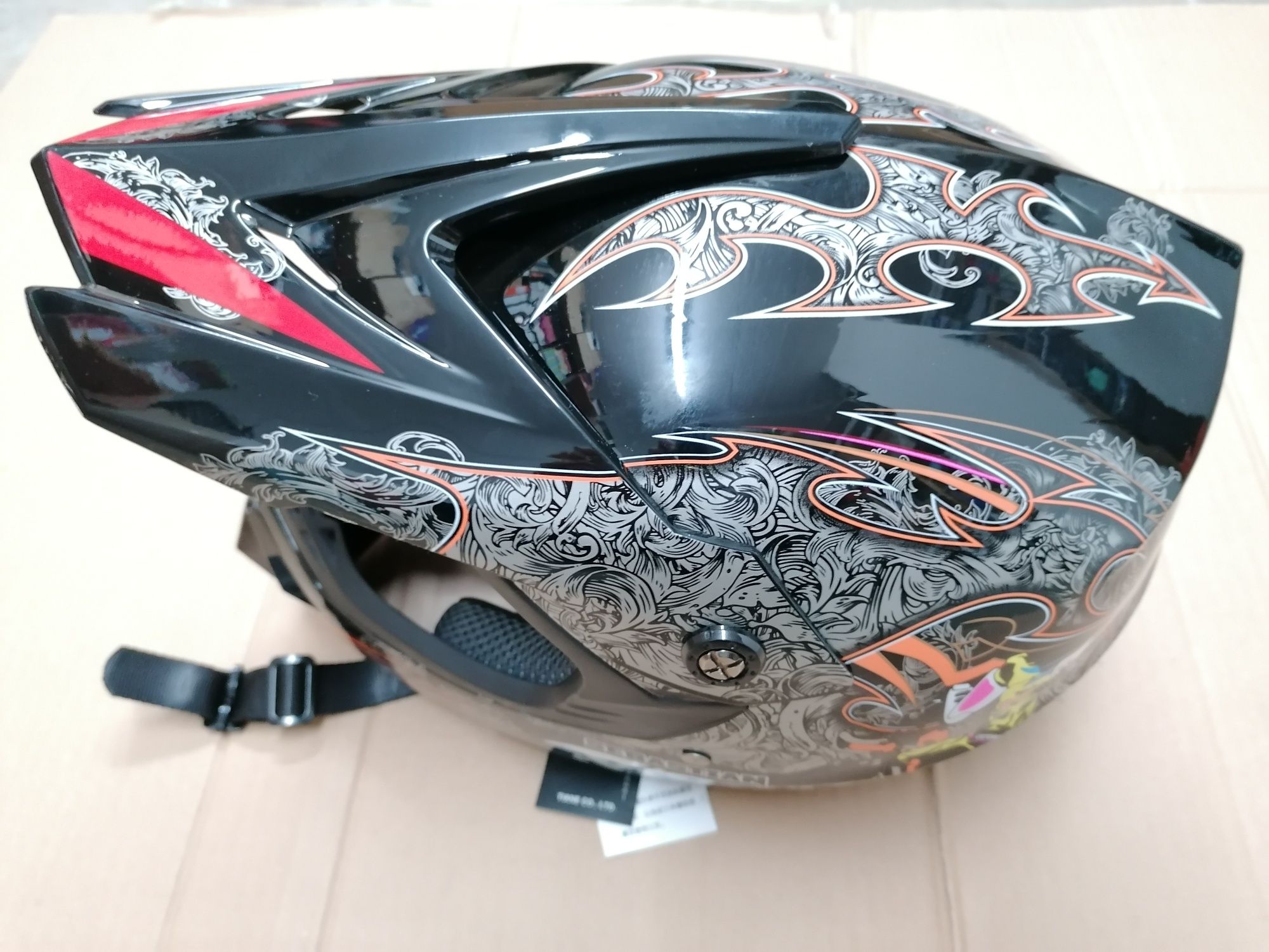 Capacete Novo, Barato.