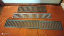 Grelhas em metal cada 7.00 euros
