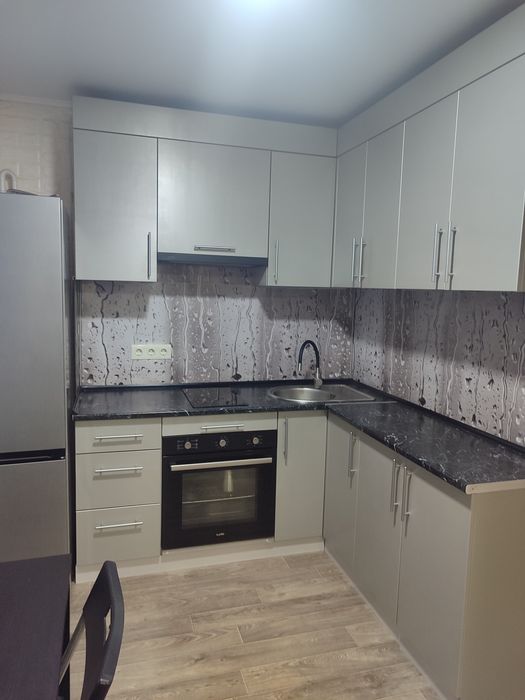 Продам 1 квартиру - студіо в центрі міста Сміла. Сертифікат - так.