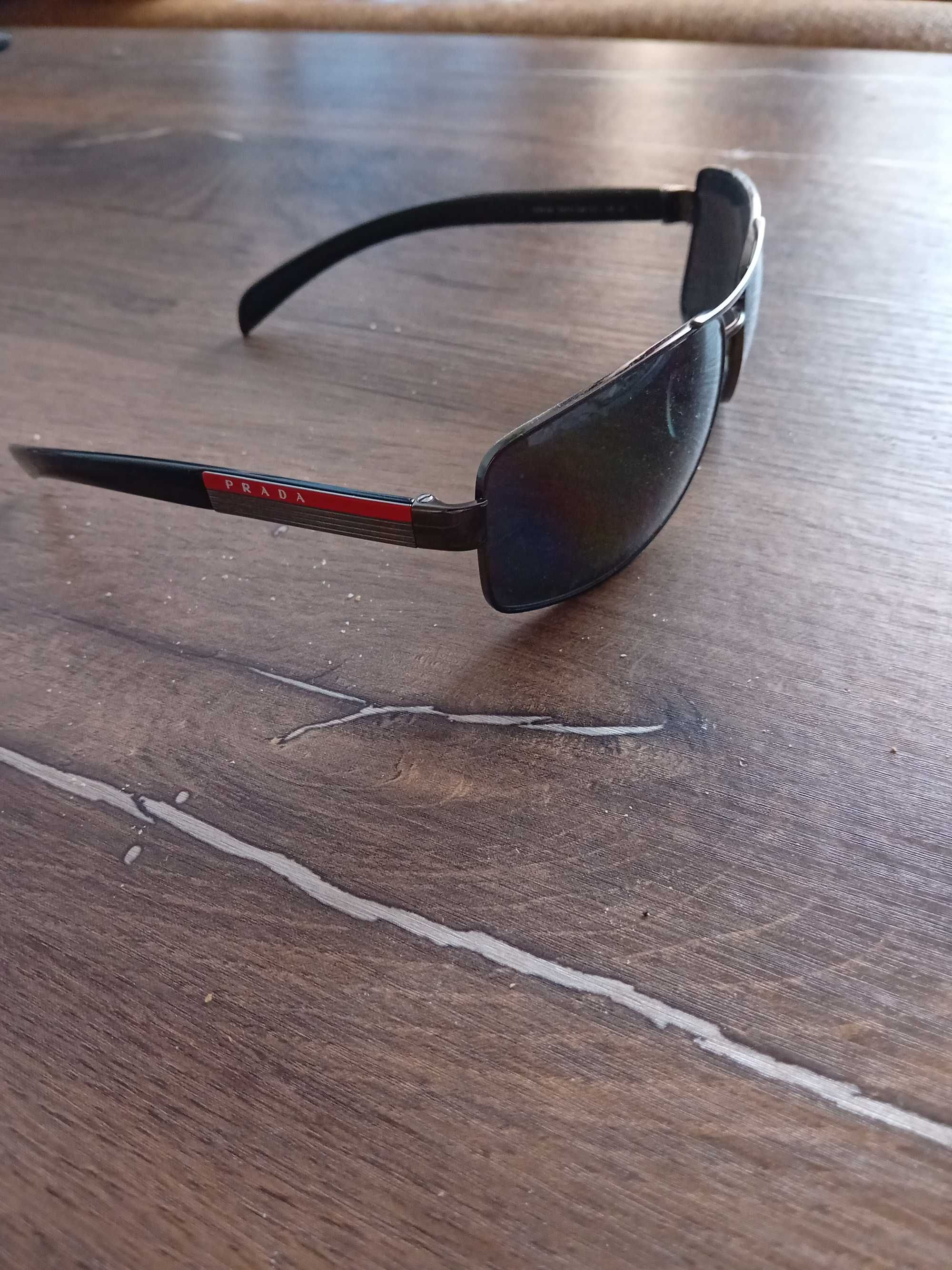 okulary przeciwsłoneczne Prada