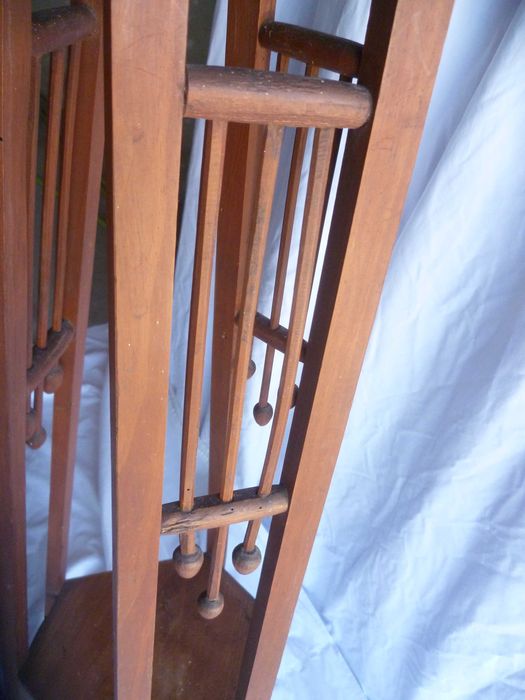 Floreira do ENXOVAL dos anos 50 ou 60 Coluna para flores em madeira