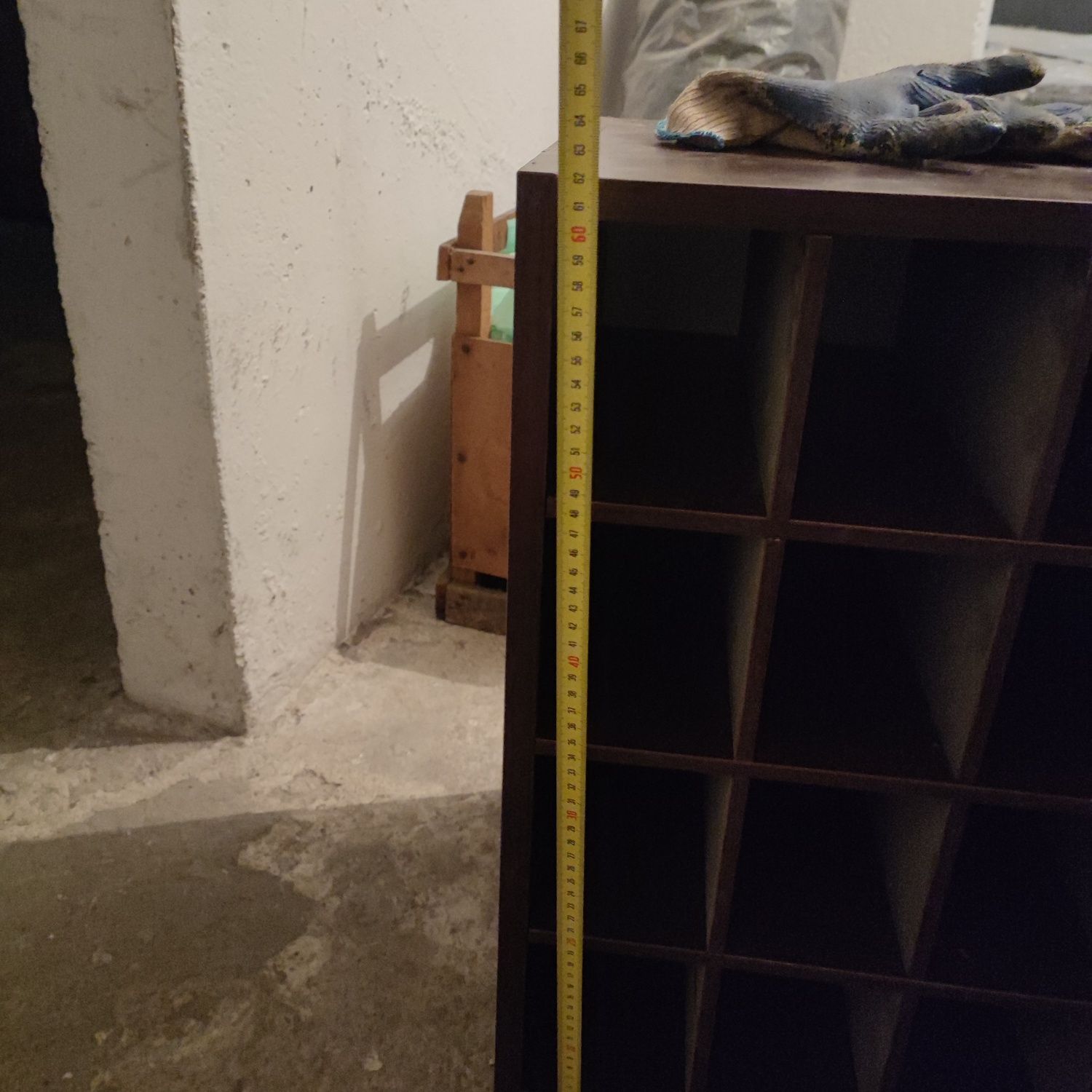 Szafka na wino wykonana na zamówienie