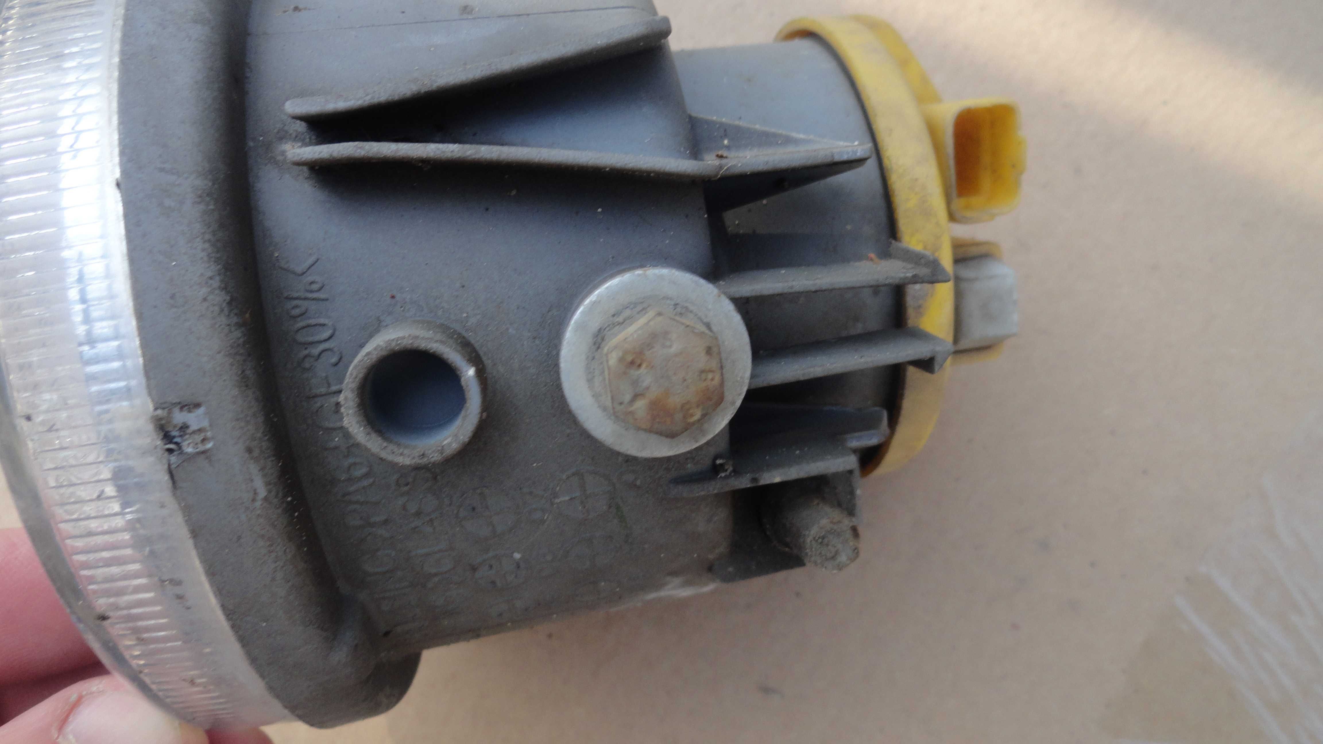 Halogen Citroen C3 Prawy -strona pasażera s.bdb przeciwmgielna prawa