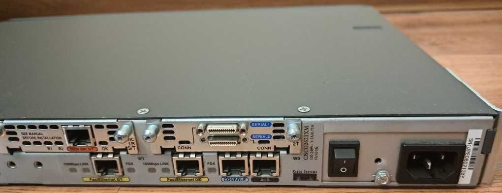 Router CISCO C2621XM-2FE, 1U