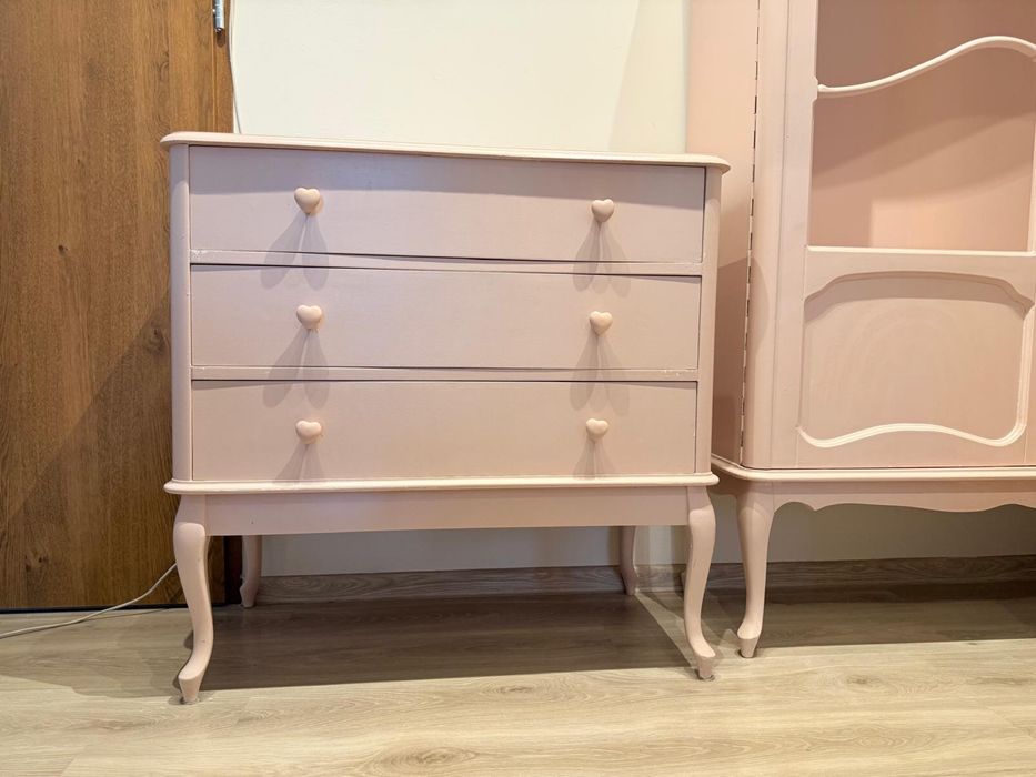 Elegancka komoda w stylu retro - brudny róż