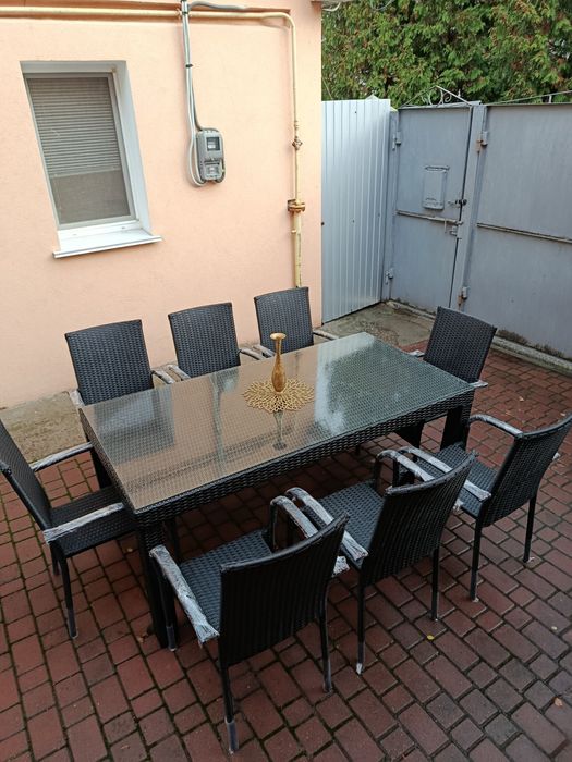 Садовий комплект на 8 персон з штучного ротангу.