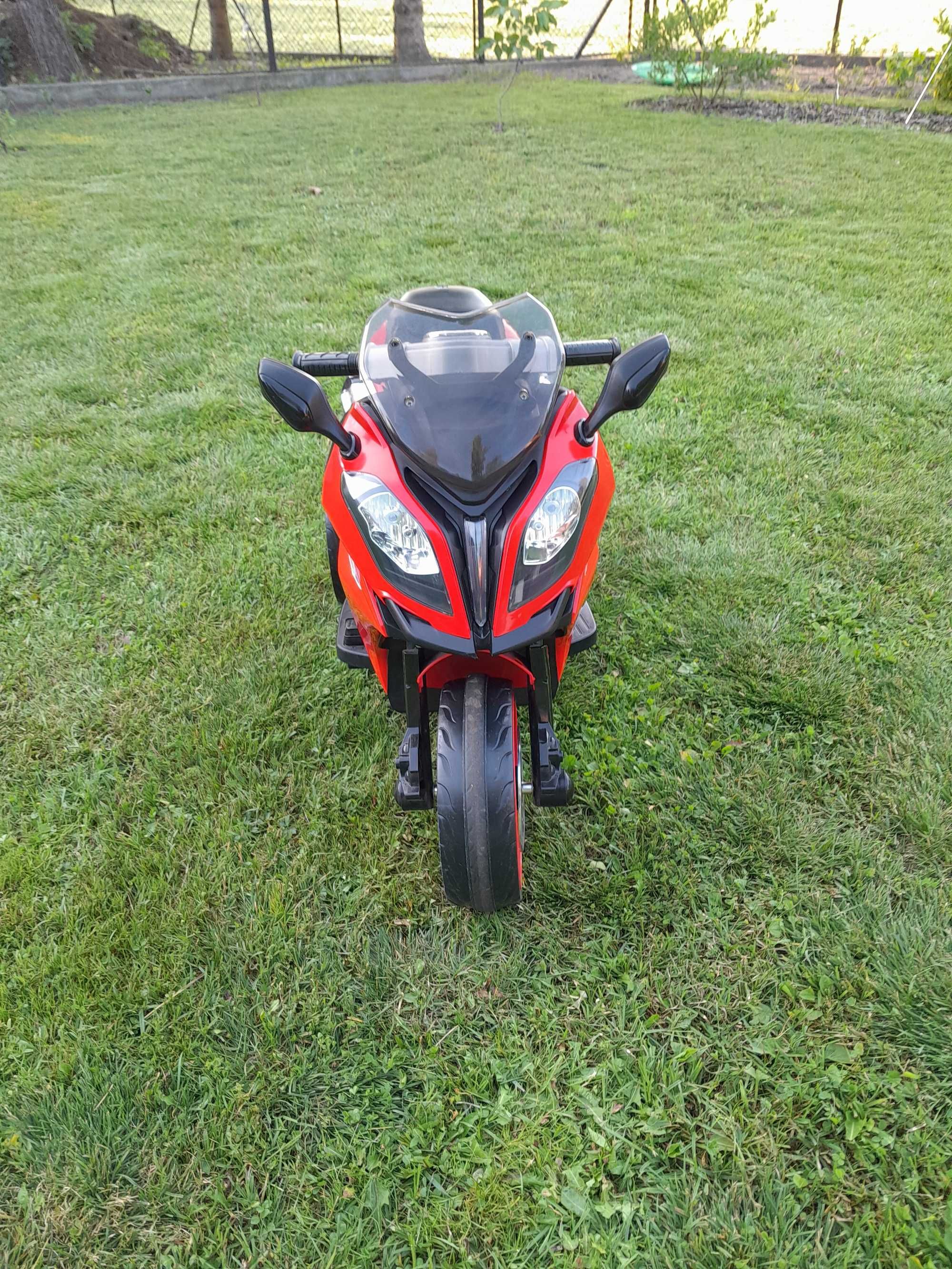 Bdb stan. Motorek, motor, pojazd na akumulator 6v