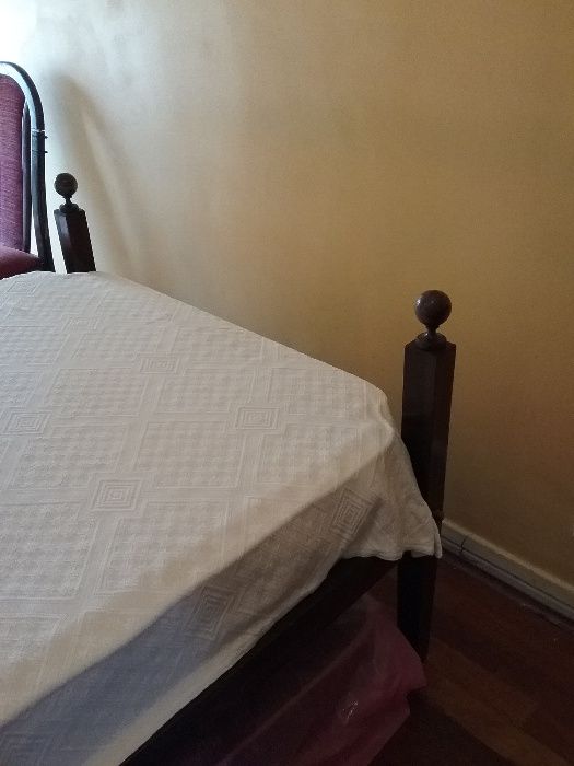 Cama estilo D. Maria de alçado com embutidos antiga