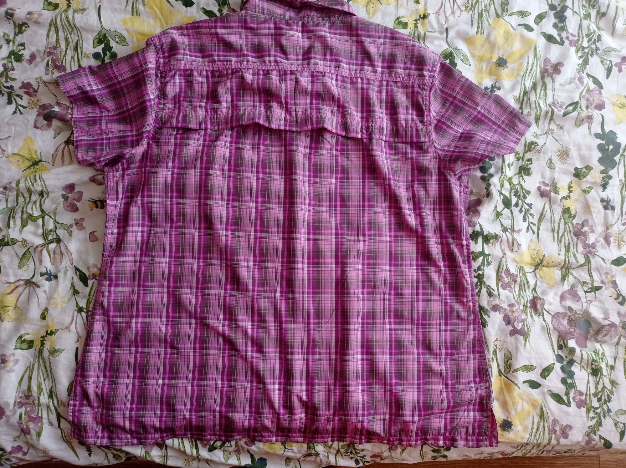 Koszula w kratę z krótkim rękawem kieszeń z przodu zapinana na guziki
