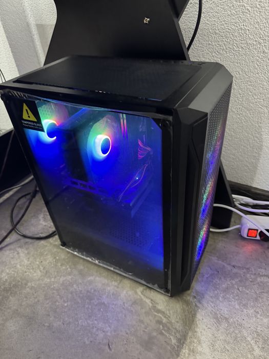Потужний компʼютер для геймерів, ПК, настільний компʼютер