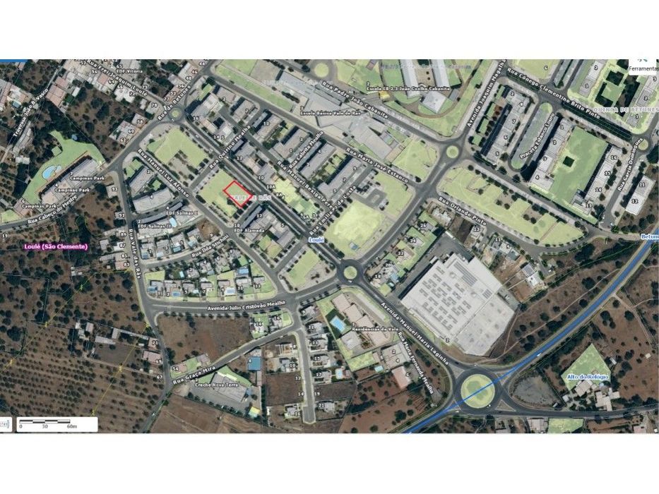 Lote para construção de prédio (16 fogos) em Loulé