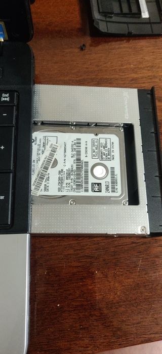 Ноутбук Acer E1-531-88304G1TMaks