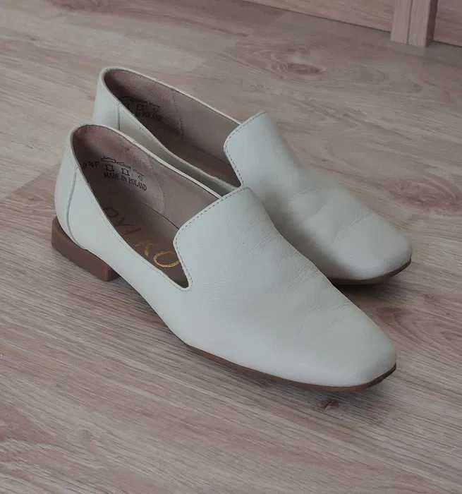 Kremowe loafersy, mokasyny, buty; Ryłko