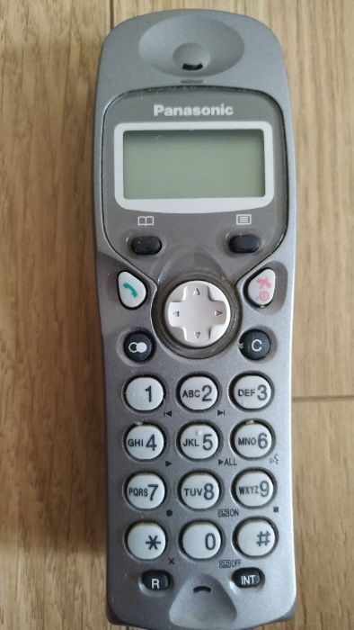 Радиотелефон с диктофоном Panasonic KX-TCD420RUM