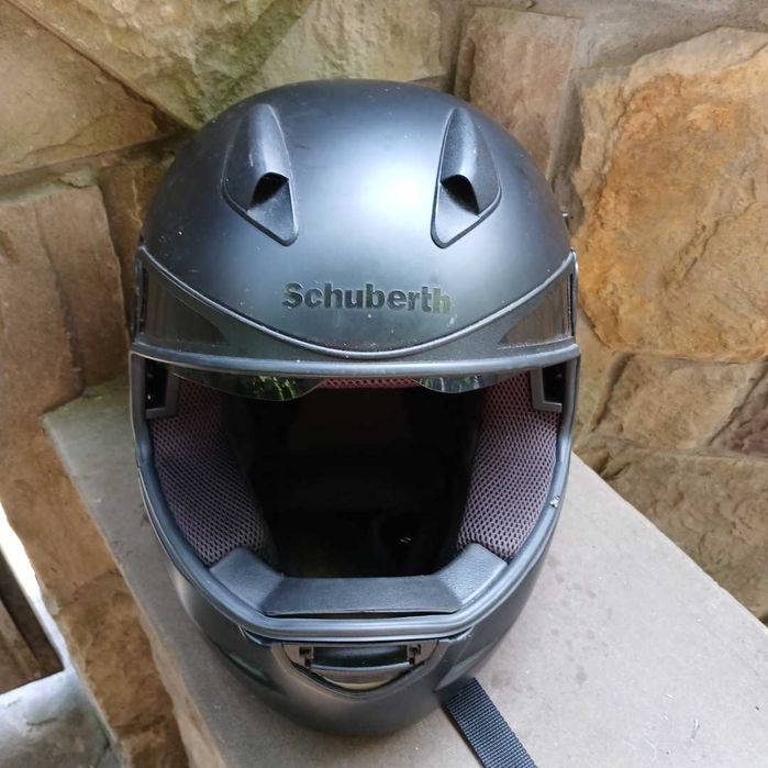 Мото шлем Shuberth.