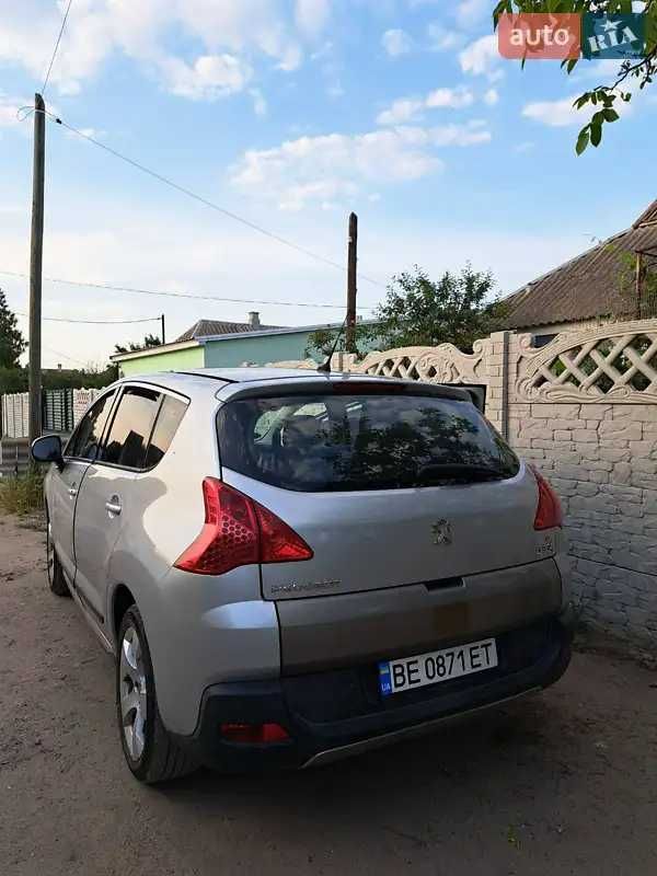 Пежо 3008 2012 рік