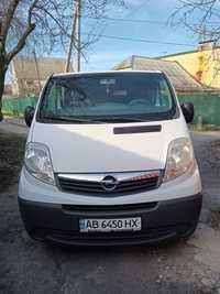 Продам машину Opel Vivaro 2010