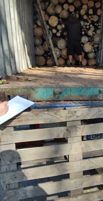 Продаємо дрова твердих порід по 1300 грн за куб. Є доставка.