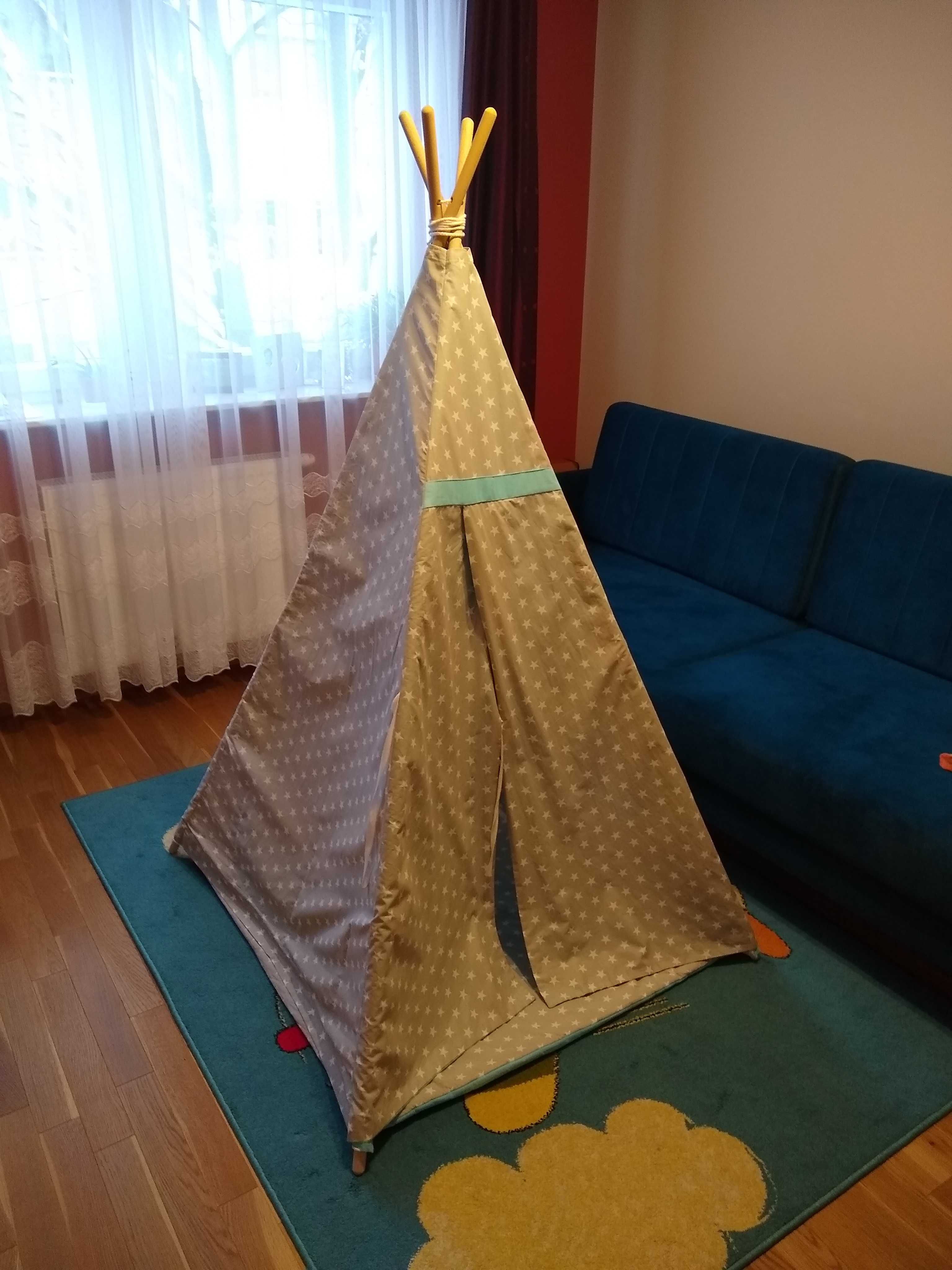 Namiot Tipi  (mata + poduszki)