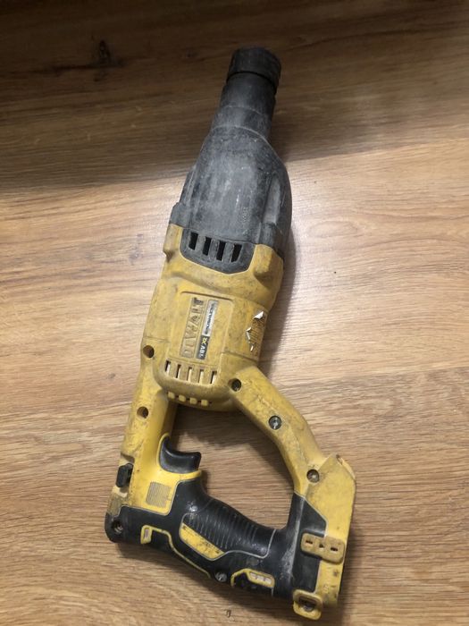Продам перфоратор DeWalt