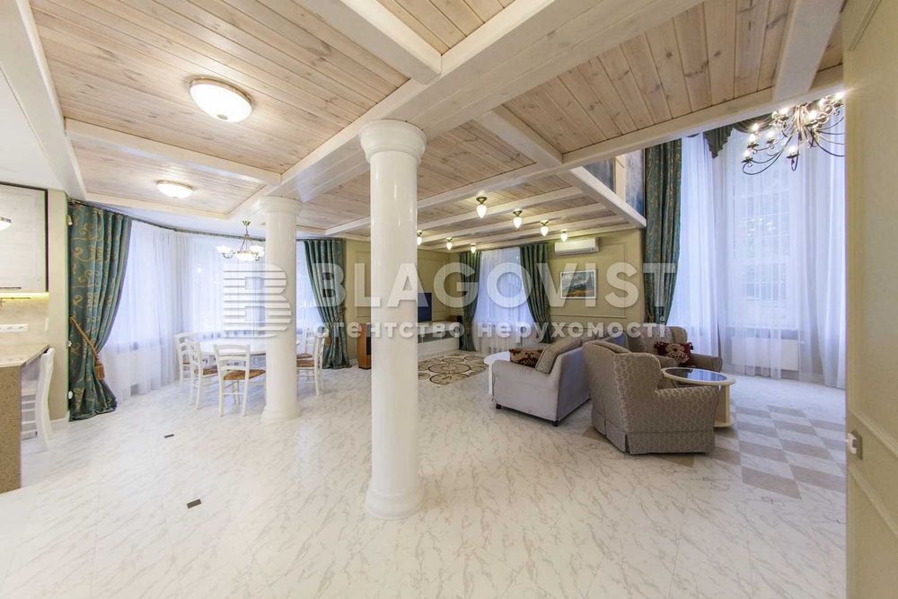 Чудовий будинок поряд Голосеевского парку, м. Голосіївська