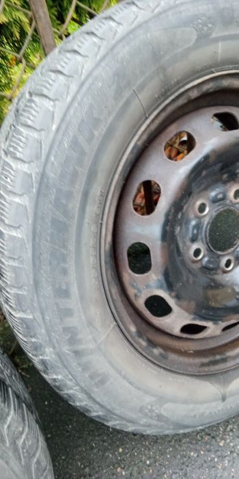 4 x Koła FORD   rozstaw 5*108 / opony  Zima