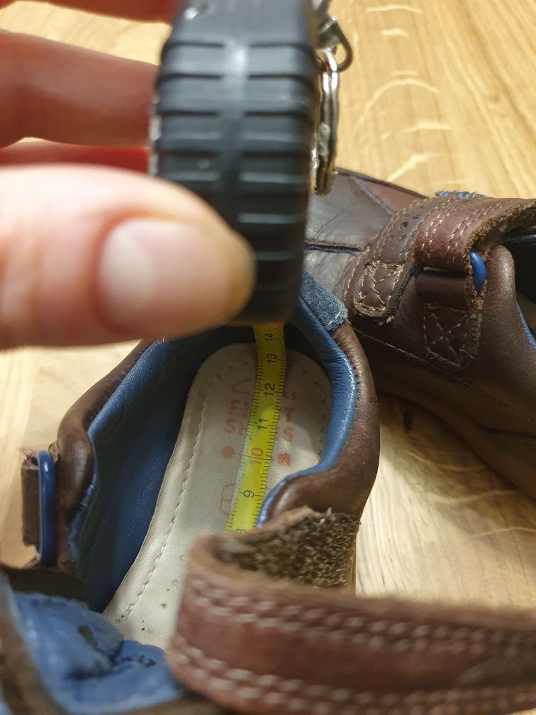 Шкіряні  черевики , кеди Clarks