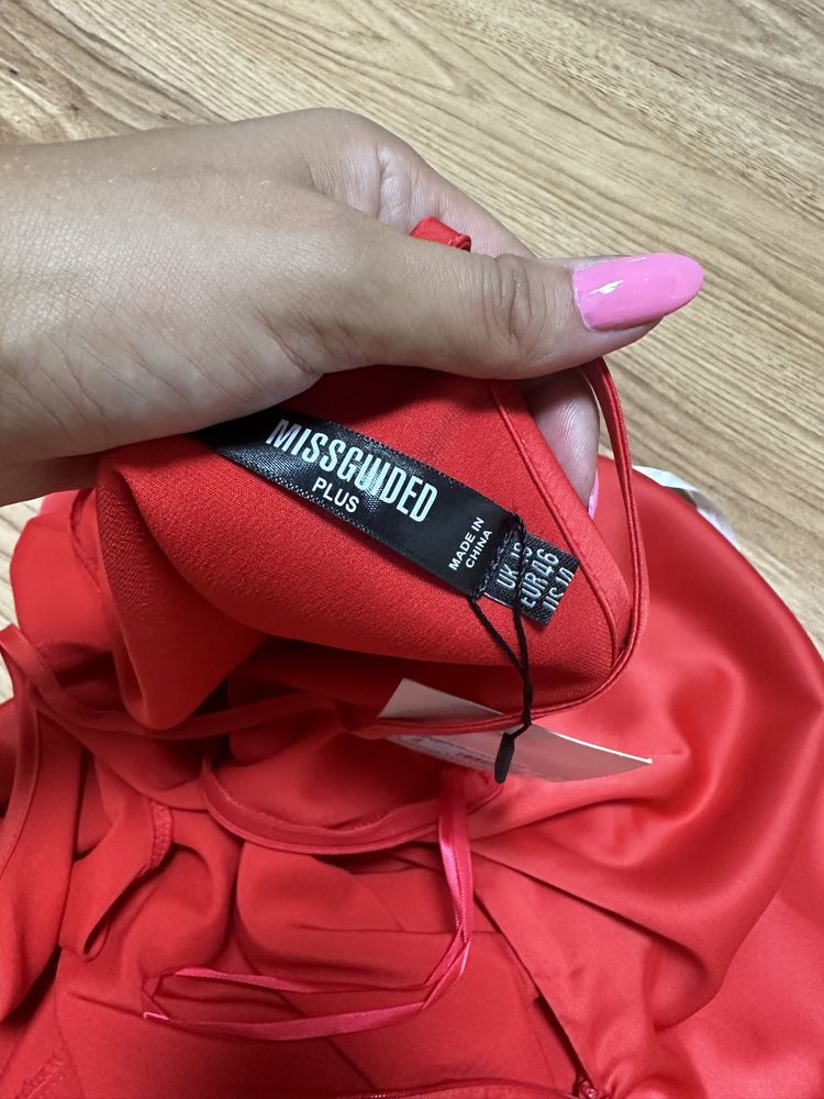 Nowa satynowa sukienka missguided rozmiar 46 wesele impreza