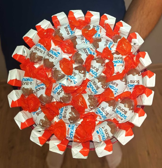 Bukiet ze słodyczy Kinder. Super prezent!