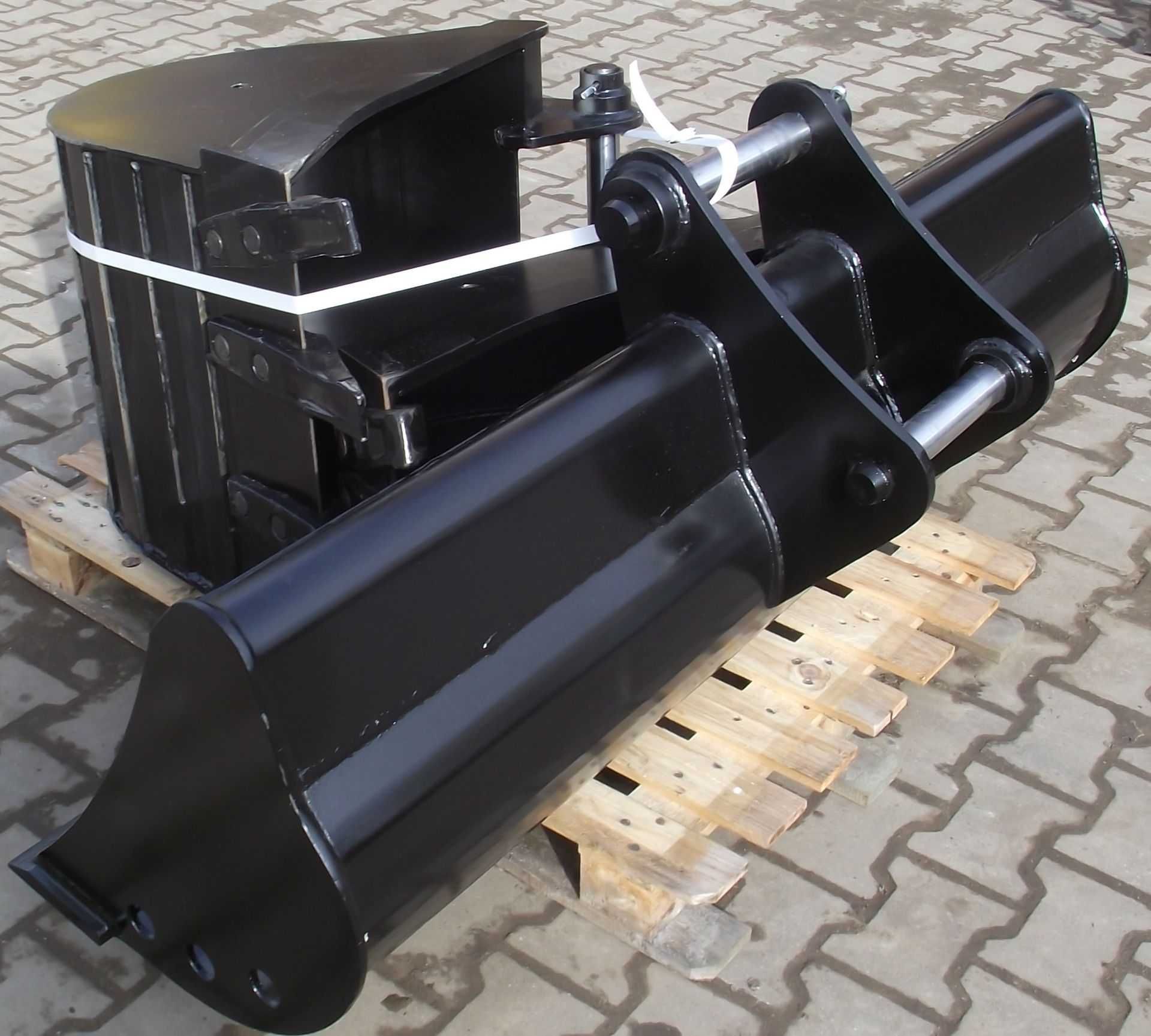 Łyżka kopiąca 0m33 pasująca do JCB 3CX/4CX , TEREX TLB 840