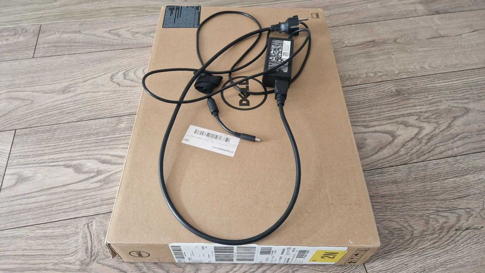 Laptop Dell Inspiron 15 5567 Win10 15,6'' 8GB i3-6006u SSD 256GB