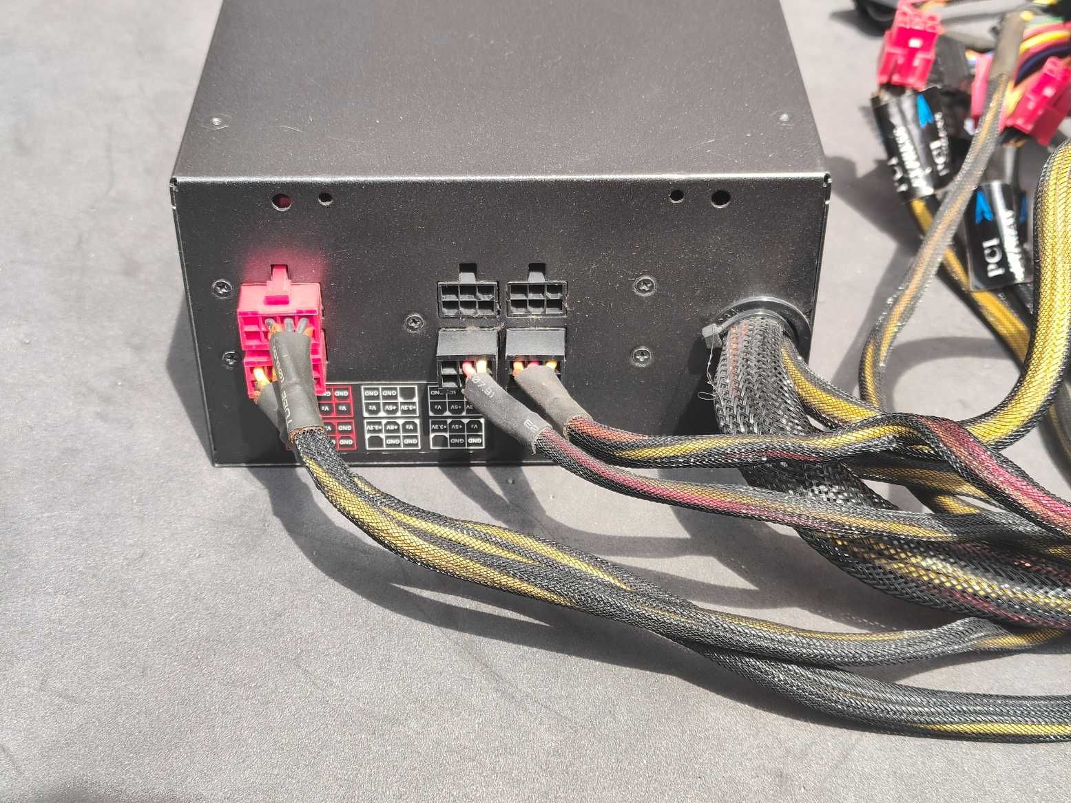 Zasilacz Komputerowy OCZ ModXStream Pro 600W 80+ BRONZE MODULARNY
