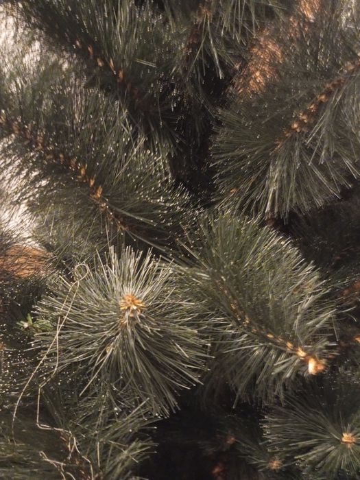 Продається ялинка штучна.